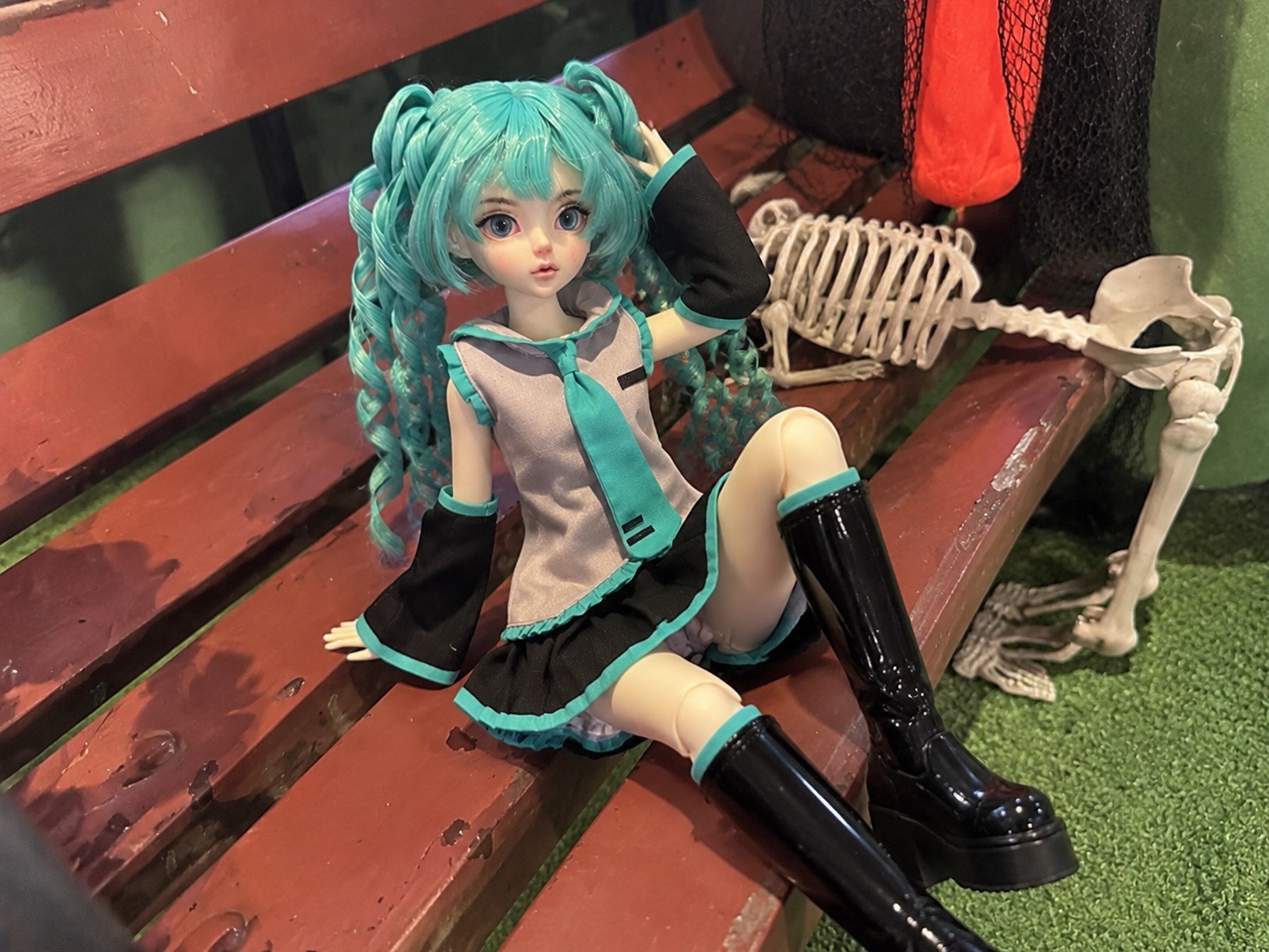 Miku has come to visit a Halloween event. 🎃🇹🇭👻 (page 5 of 7)